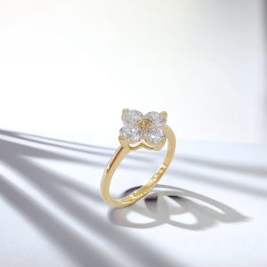 S925&Moissanite Round Diamond Four-leaf Clover Ring